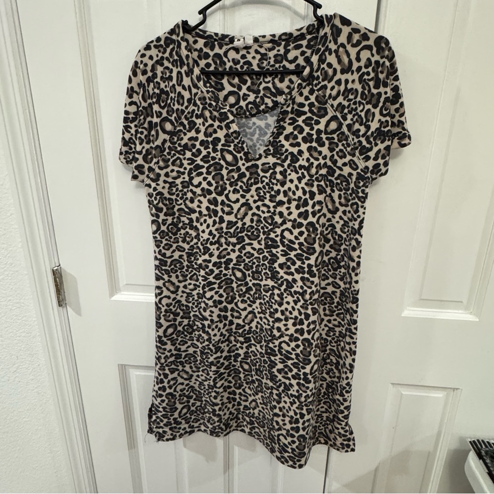 Cable & Gauge Leopard Print Short Sleeve Dress –‎ Size Large
